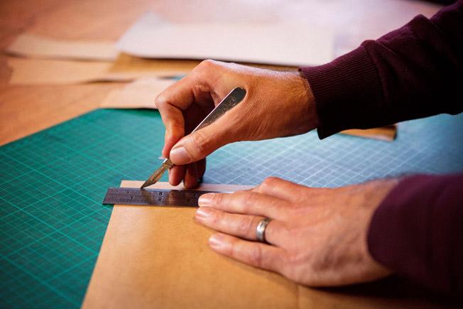 Hands of Tym Course 1 hour 1-2-1 ONLINE Practical Leather Tuition with Georgie Tym