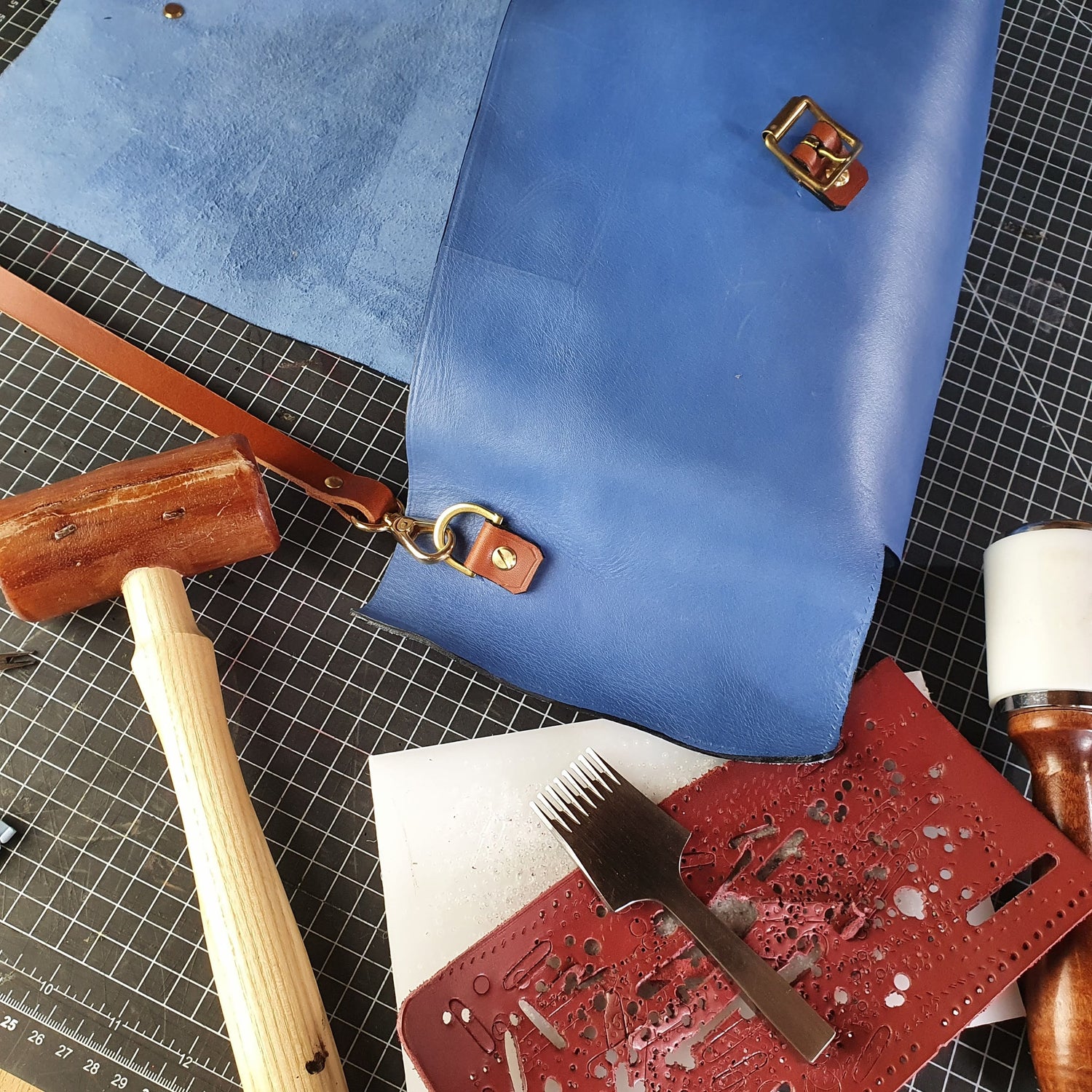 Hands of Tym Course Saturday 6th August 2022 'Bag in a Day' Practical Hand Stitching Leather Course - The Satchel