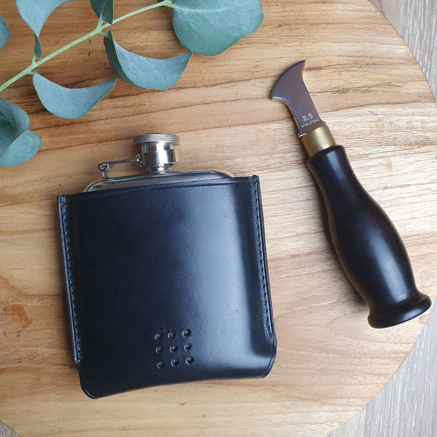 Hands of Tym Flasks 'Aspen' Rounded Pewter Hip Flask with Bespoke Handmade Leather case