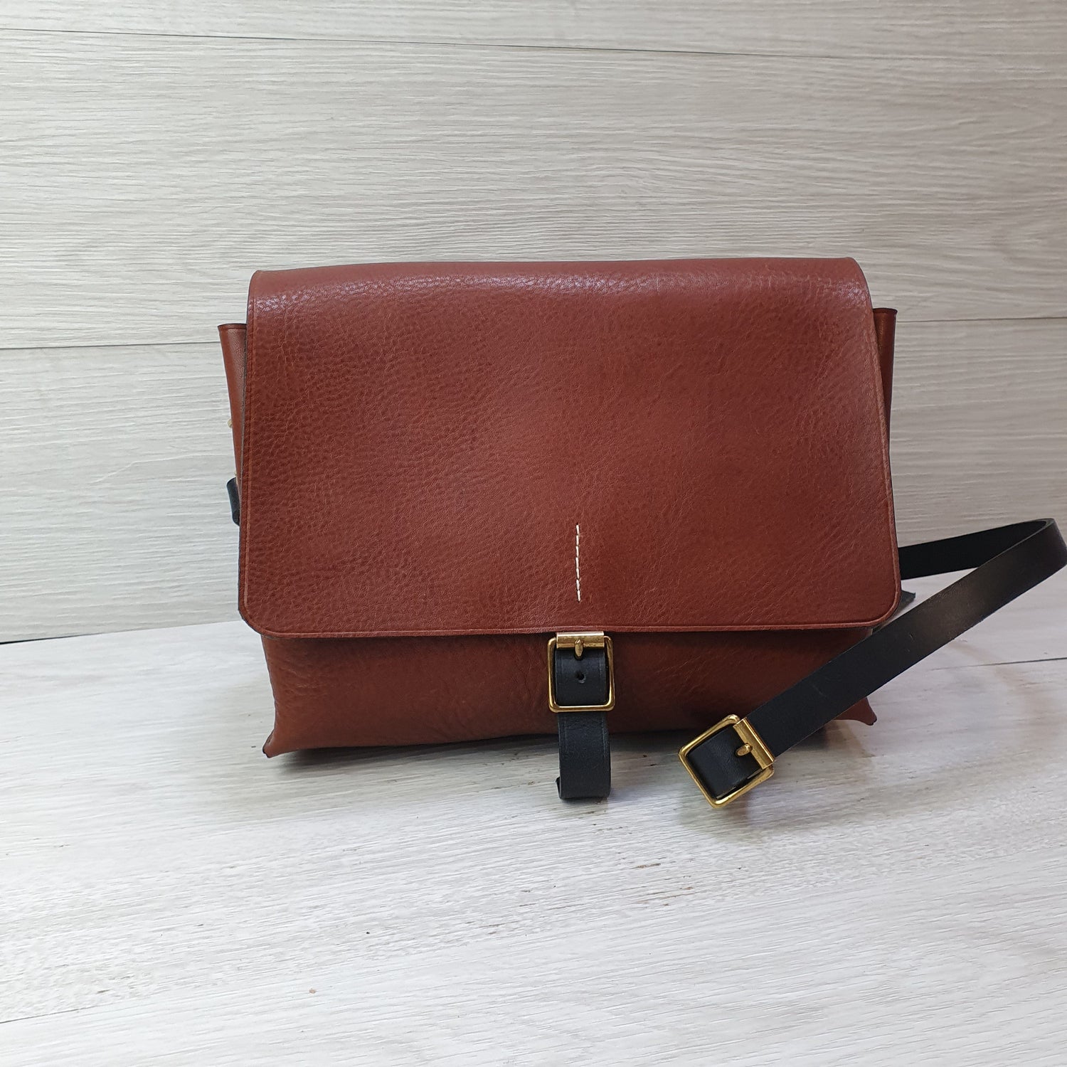 Hands of Tym Handbags 'Hickory Satchel' Bespoke Handmade Luxury Leather Cross Body Bag Tan Brown