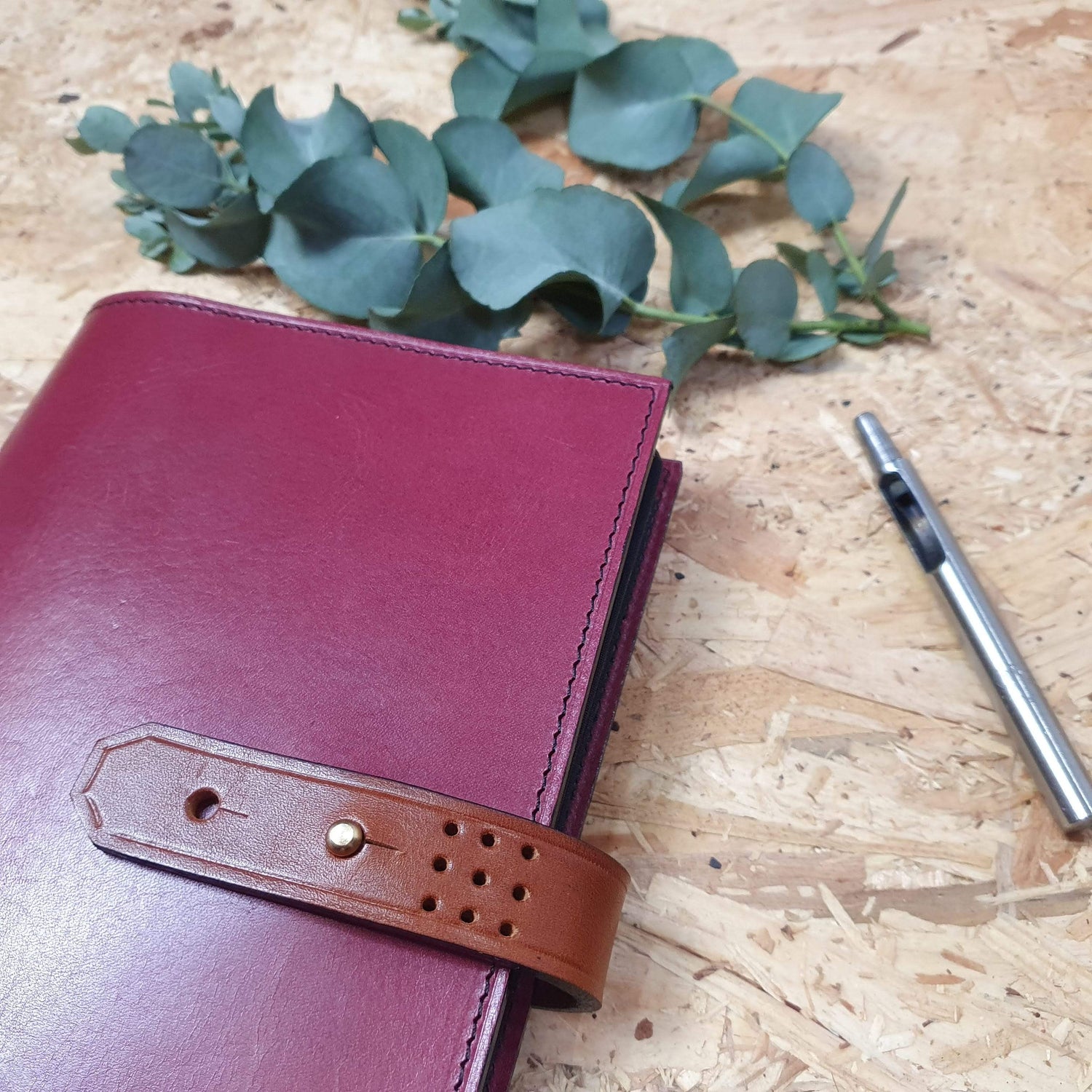 Hands of Tym stationery 'Laurel' The Bespoke Handmade Luxury Leather Notebook / Diary A4